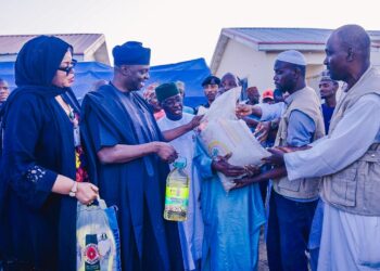 BORNO STATE: PROF. YILWATDA FLAGS OFF HARVEST OF RENEWED HOPE AGRIC EMPOWERMENT PROJECT FOR IDPS IN JERE; DISTRIBUTES FOOD ITEMS TO IDPS IN KONDUGA AND AL-MADINATU CAMPS